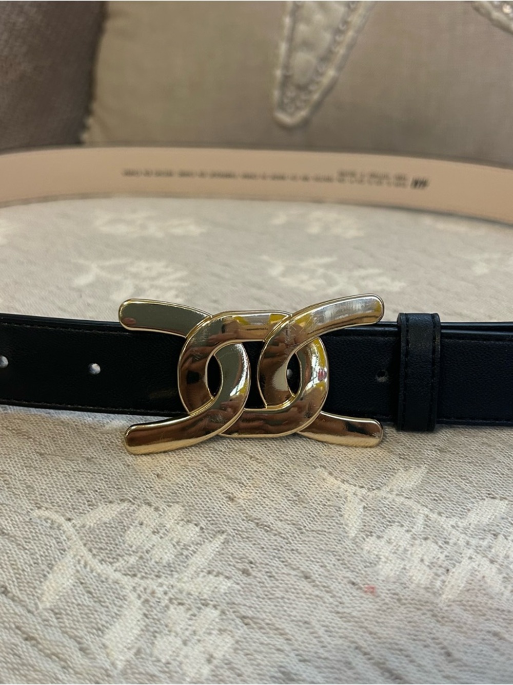 H&M Leather Gold Chain-Link Buckle Belt with Black Strap Size S - Picture 2 of 9